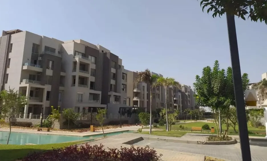 بنتهاوس تسليم فوري 240 م في كمبوند فيلدج جاردنز القطامية
