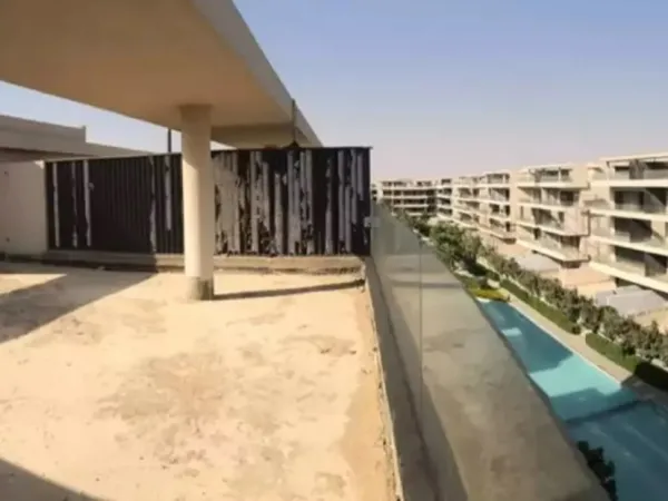 Take advantage of the opportunity and get Penthouse of 345m in Lake View Residence Compound