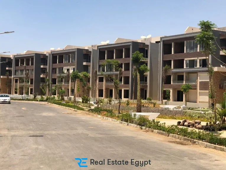 For sale in installments a 250-meter penthouse in Midtown Compound Fifth Settlement