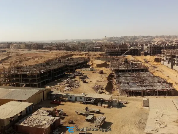 For sale in installments a villa in Fifth Square