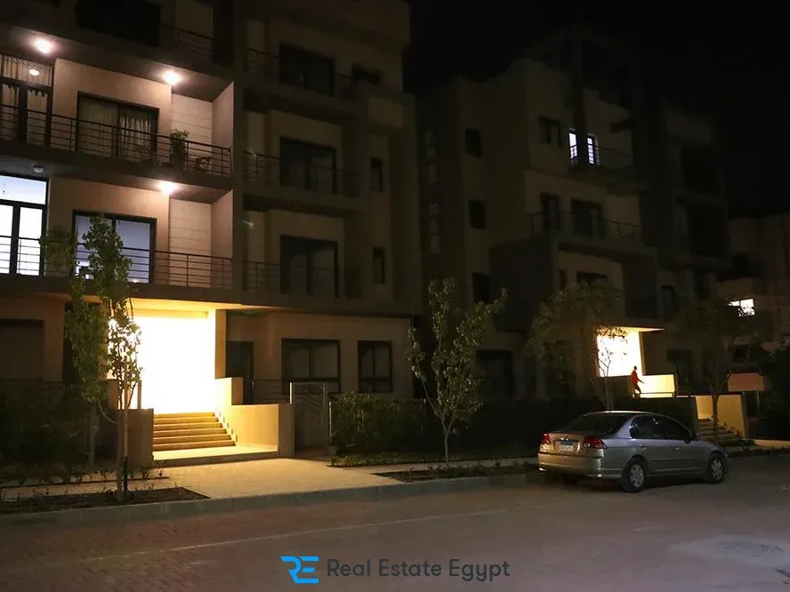 سارع بالحجز تاون هاوس بأرقى الوحدات بمساحة 350م في فيفث سكوير التجمع الخامس
