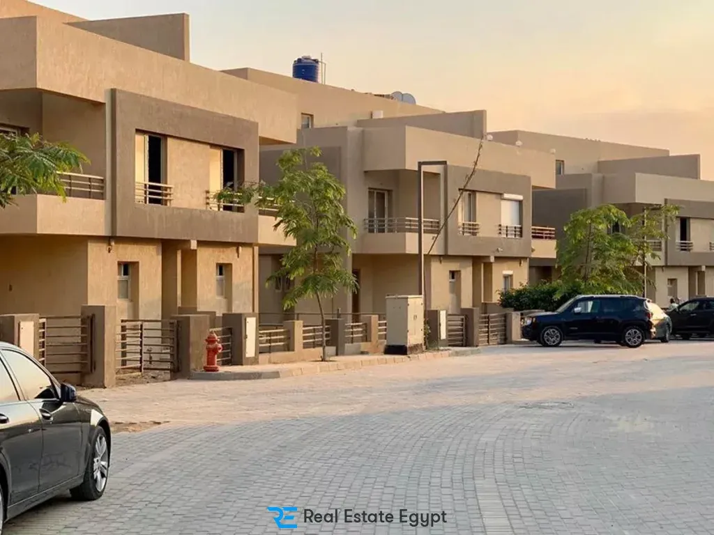 شقق للبيع في ذا سكوير بمساحات متنوعة وفيو رائع