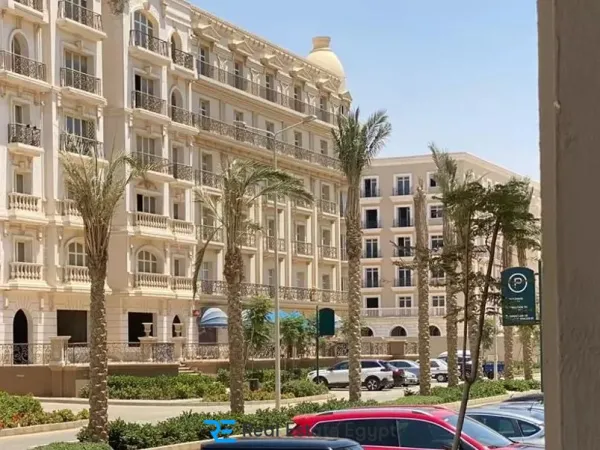 Book now a duplex with a high-end view in Hyde Park Village