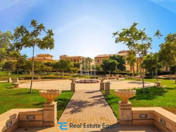 Hyde Park Fifth Settlement villas for sale with various areas and distinctive prices