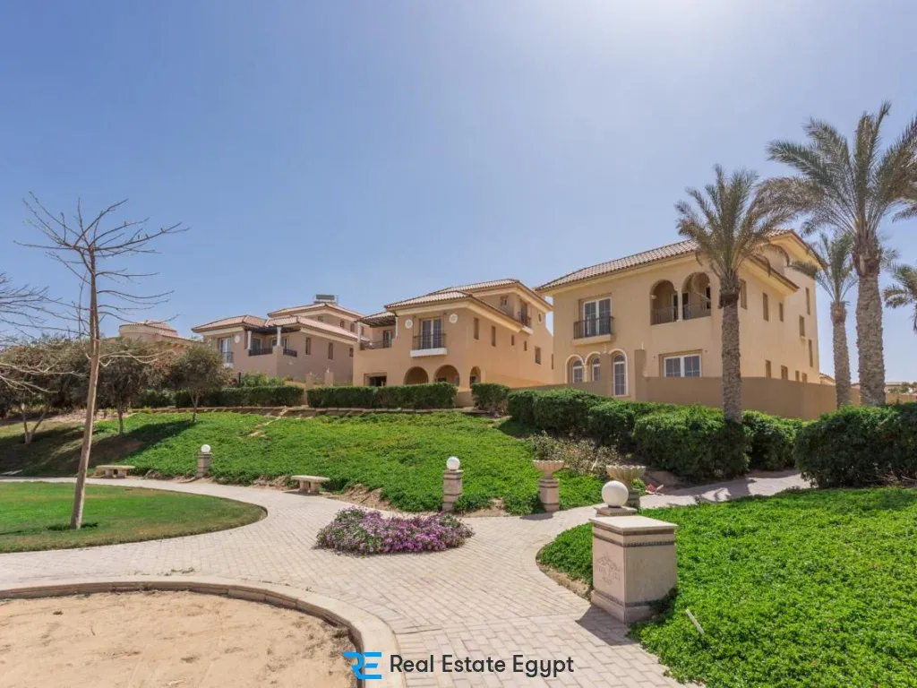 Seize the opportunity of upscale housing and book your unit now in Hyde Park New Cairo