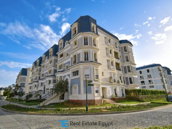 Buy a town house with an area of ​​223 meters in Mountain View 3 Compound New Cairo