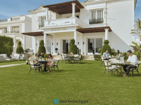 Villas for sale in Mountain View 2 with a distinguished and upscale view