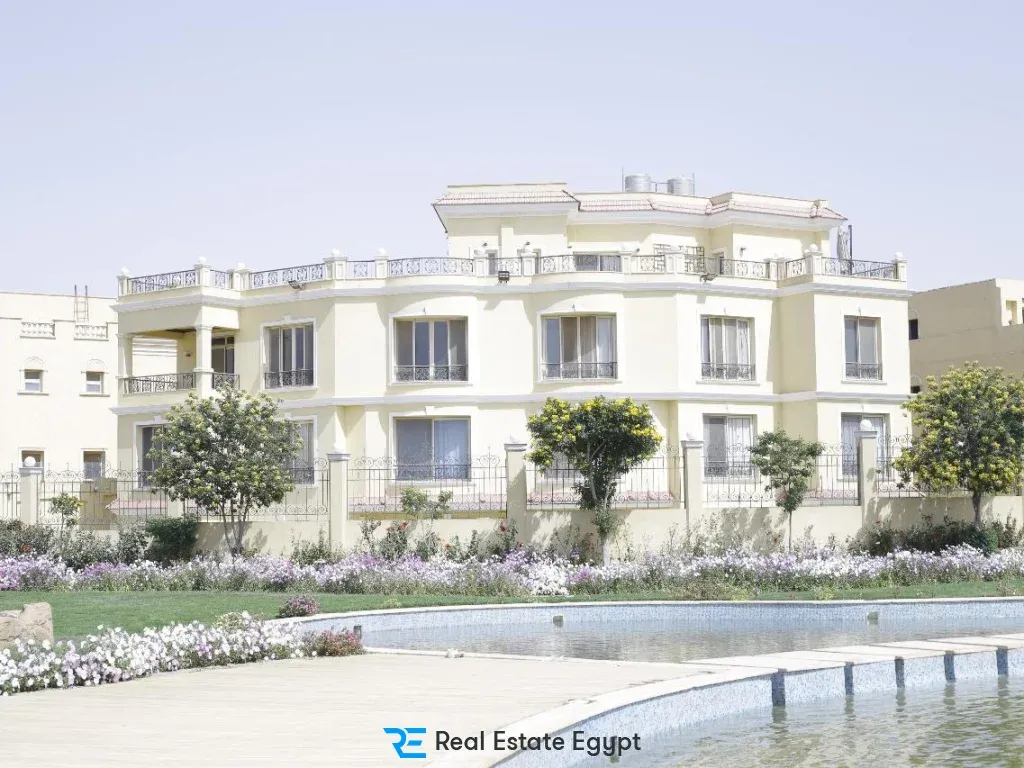 At an attractive price a 500 sqm villa in Fountain Park Fifth Settlement with a wonderful view