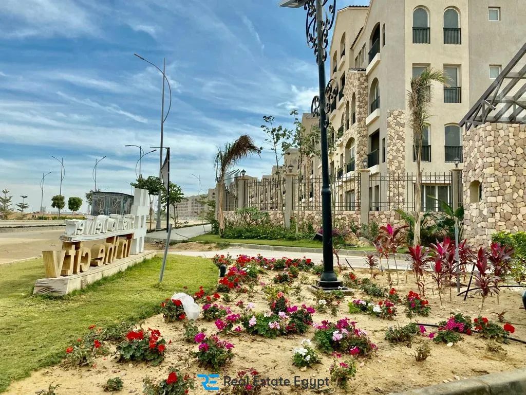 Learn about the details of booking your distinguished unit in Green Square Sabbour and buy now