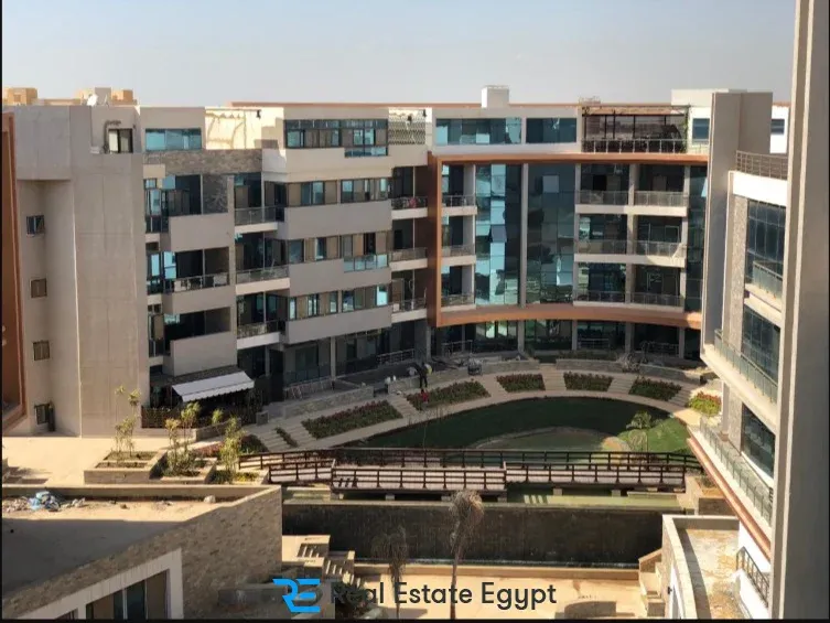 At an attractive price a town house of 265 square meters in the La Mirada Mostakbal project with a wonderful view