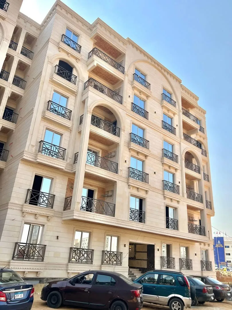Apartment 150m² for sale in 6 October Compounds