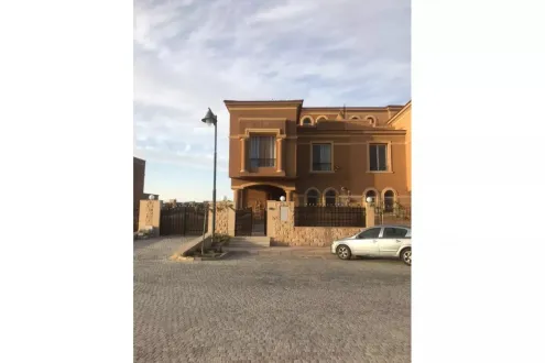 عقارات للبيع في رويال ميدوز 480 متراً