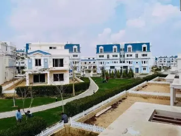 297 Meters Townhouses For Sale in Mountain View October Park