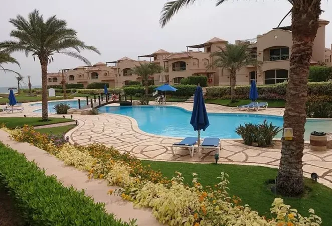 منازل مزدوجة للبيع في لافيستا جاردنز 200 متر