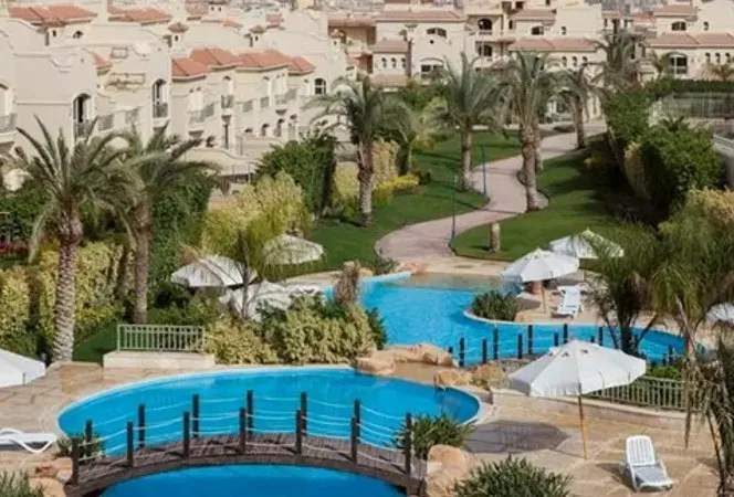 بمساحة 350 متر تاون هاوس للبيع في لافيستا جاردنز