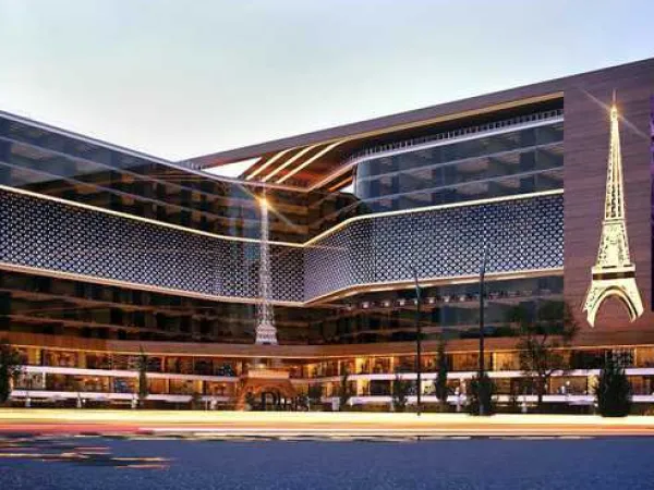 Office 35m in Paris East New Capital Mall