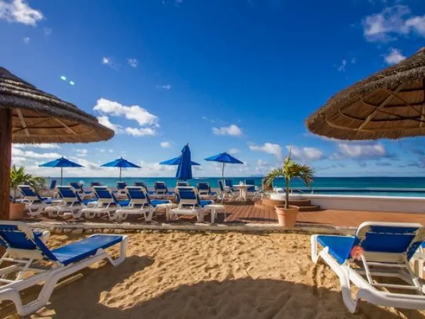 Properties with 6 Bedrooms for Sale in La Vista Bay East