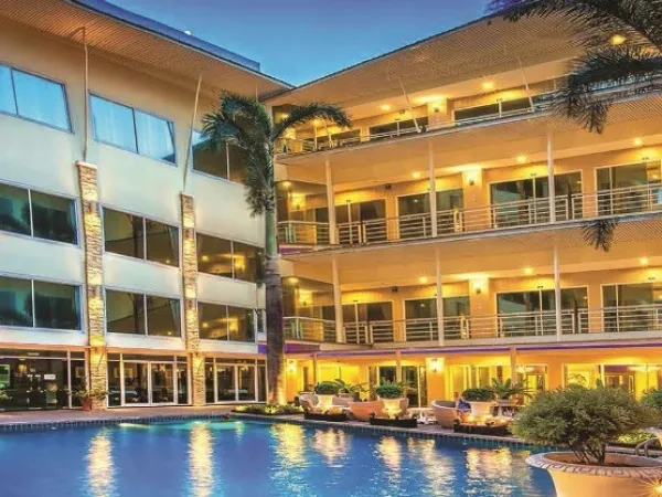 5 Bedrooms Villas For Sale in The Pearl 320m²