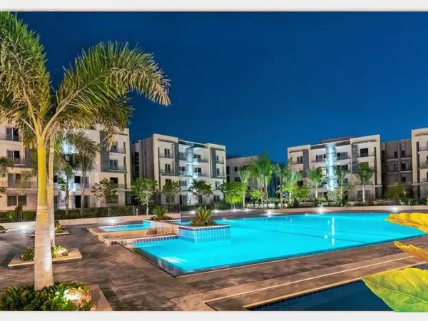 شقة للبيع استلام فوري في جاليريا مون فالي بالقاهرة الجديدة