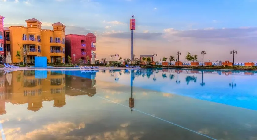 شقق للبيع في بورتو السخنة 100 متر