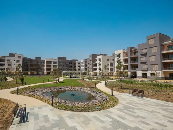 اميز شقه للبيع فى District 5 New Cairo بمساحة 165 متر