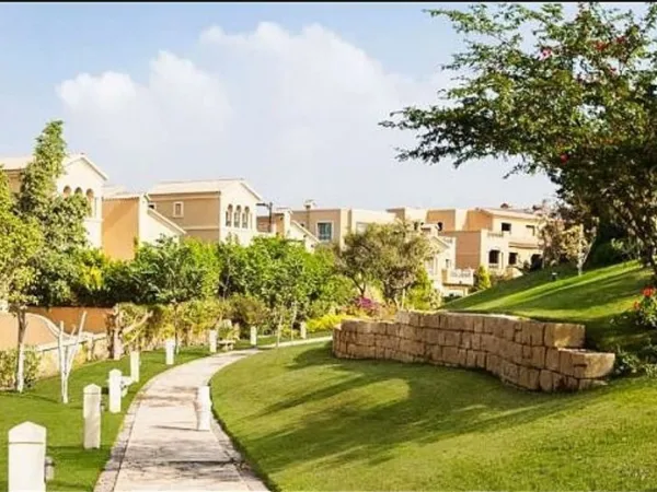 فيلا تسليم فوري 400م قطامية هيلز القاهرة الجديدة