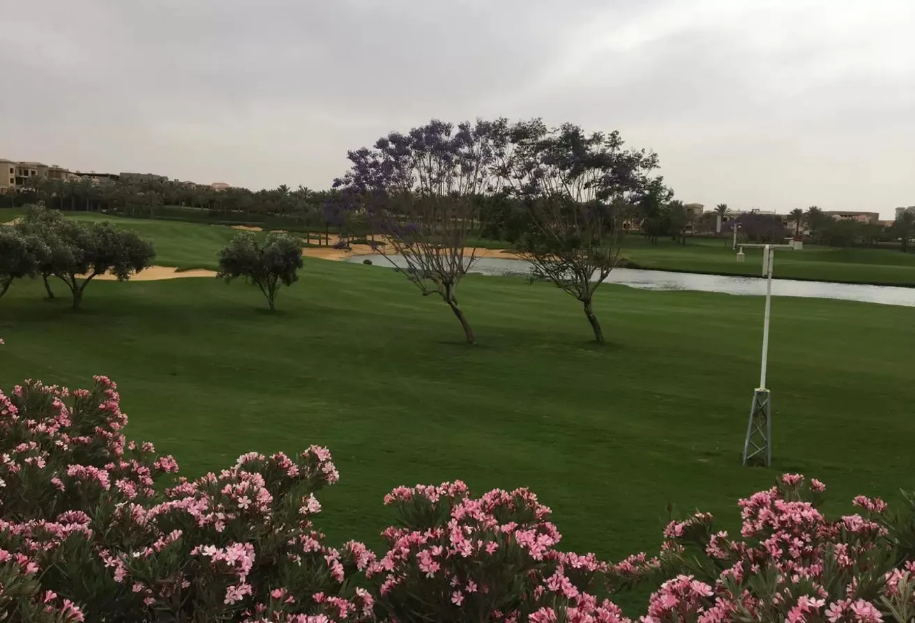 باقل من سعر السوق، فيلا في قطامية ديونز 1500م تشطيب كامل
