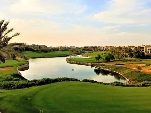 بادر بحجز وحدتك في كمبوند قطامية ديونز القاهرة الجديدة 600 متراً