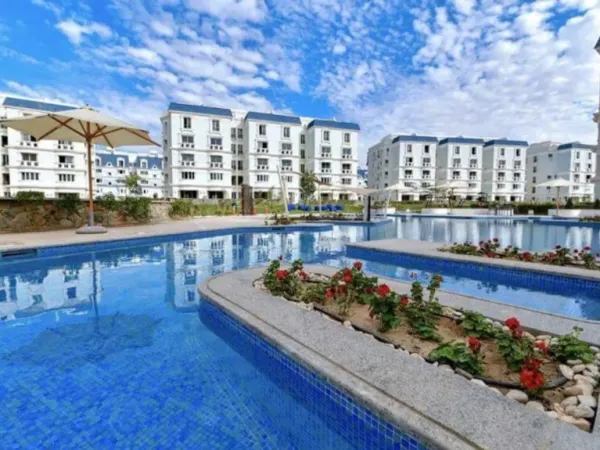 شقتك في القاهره الجديده كمبوند ماونتن فيو هايد بارك بتسهيلات تصل إلي 7 سنوات