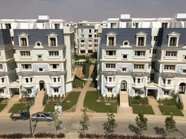 سارع بشراء 275 متراً في كمبوند ماونتن فيو هايد بارك