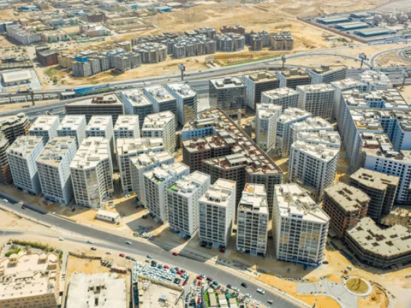 شقه مميزه للبيع في كمبوند وان قطامية بالقطامية