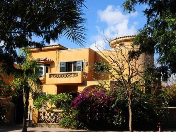 فيلا للبيع 4 غرف نوم في مشروع بالم هيلز أكتوبر 185 متراً