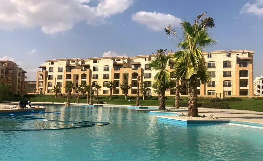 لمحبى الرقي شقه للبيع في Stone Residence Compound بمساحة 175م بالتجمع الخامس
