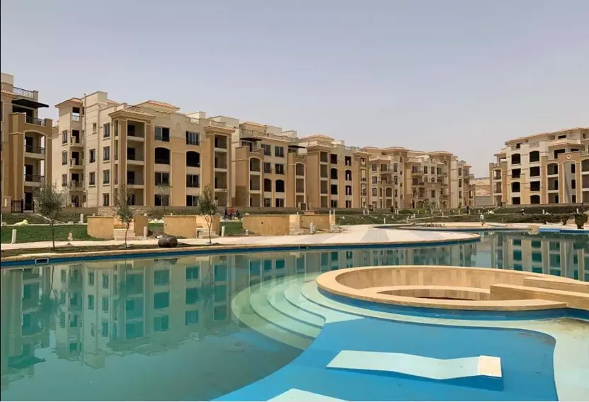 سارع بشراء شقتك في التجمع الخامس بمساحة 220 متر في Stone Residence Compound