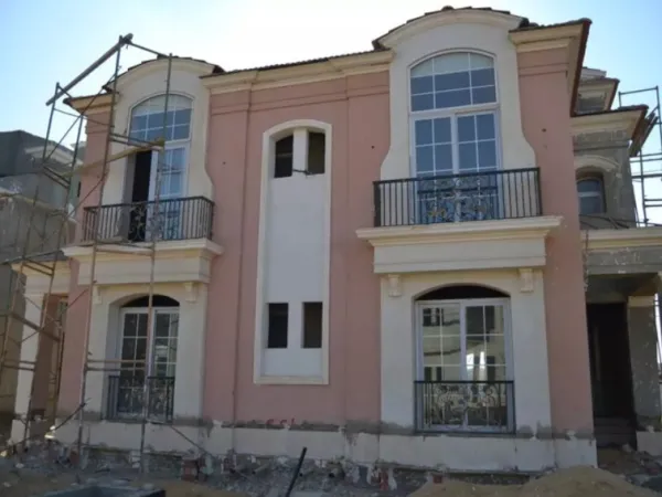 بالتجمع الخامس إحجز تاون هاوس في كمبوند ليان صبور