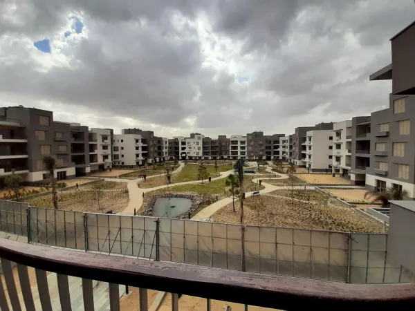 فرصة عظيمة شقة 216م مع اقساط على 4 سنوات فى ابراج ايون