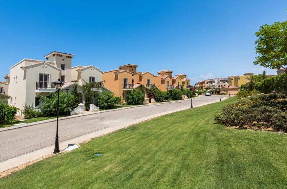 92m² Chalet with attractive price and charming view in Mountain View Ras El Hikma