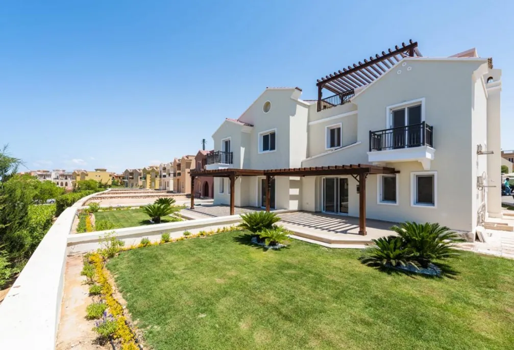 92m² Chalet with attractive price and charming view in Mountain View Ras El Hikma