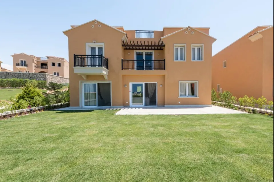 Great opportunity of 225m² villa with installments over 72 months in Mountain View Diplo