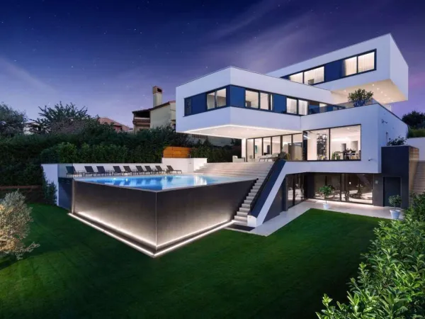 Villa For Sale Immediate Receipt In Midtown villa