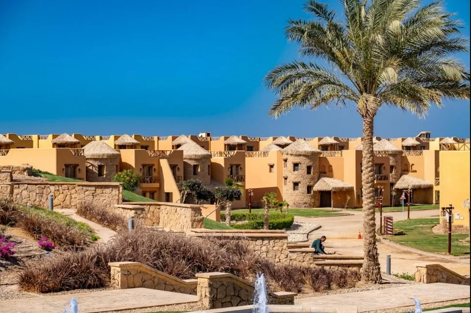 Pay 10% downpayment and receive chalet in Mountain View Sokhna 2 with 93m² and 2 bedrooms