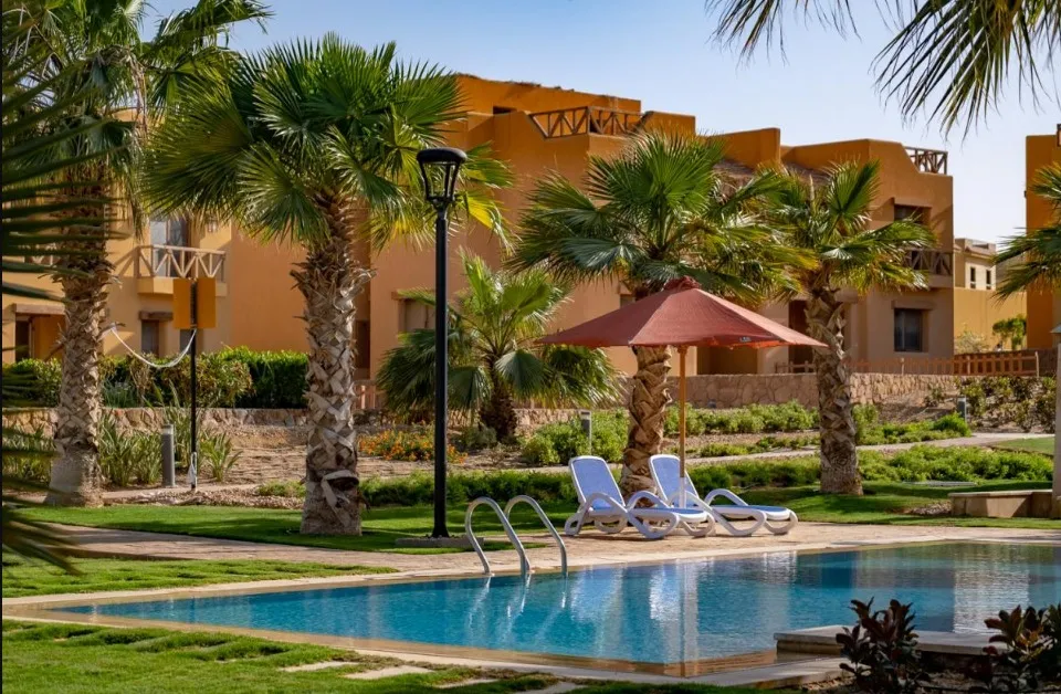 Pay 10% downpayment and receive chalet in Mountain View Sokhna 2 with 93m² and 2 bedrooms