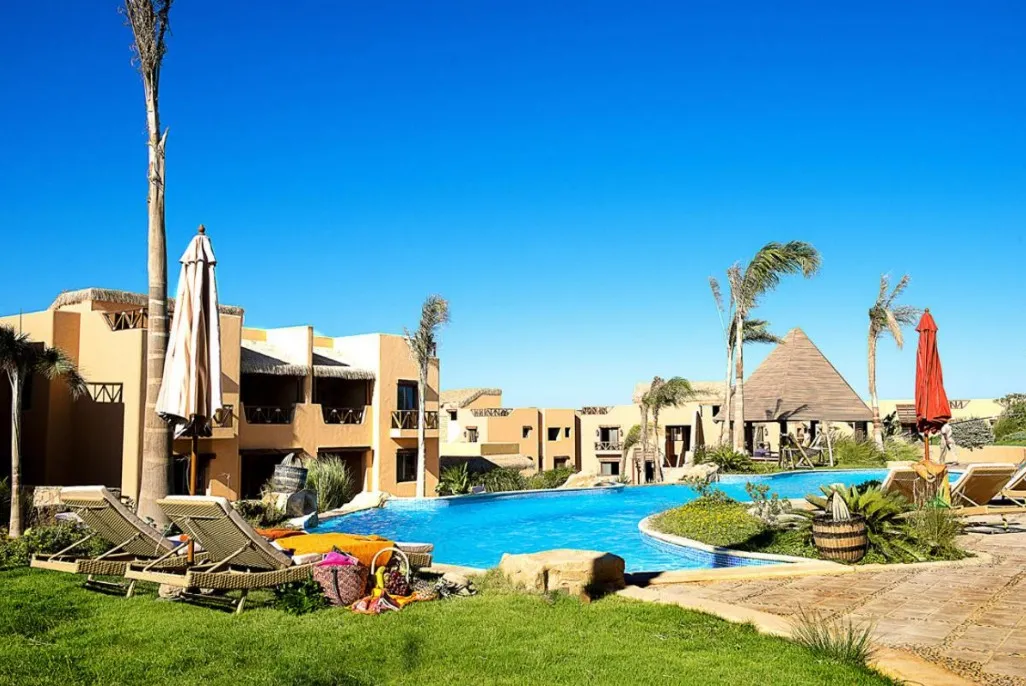 Pay 10% downpayment and receive chalet in Mountain View Sokhna 2 with 93m² and 2 bedrooms