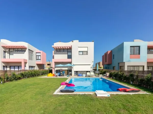 إقتني وحدتك الأن في أجمل قراى الساحل الشمالي قرية لافيستا باي 100 متر