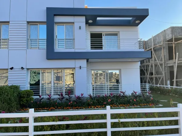 Book A Unit With ​​283m In The Waterway Villa