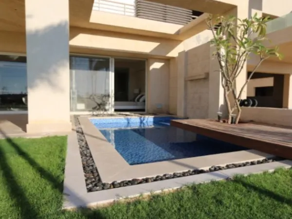 للبيع في هاسيندا باى الساحل الشمالى شاليهات 235 متراً بسعر لقطه جداا