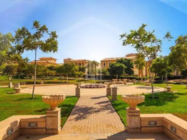 تاون هاوس للبيع في هايد بارك 200 متراً