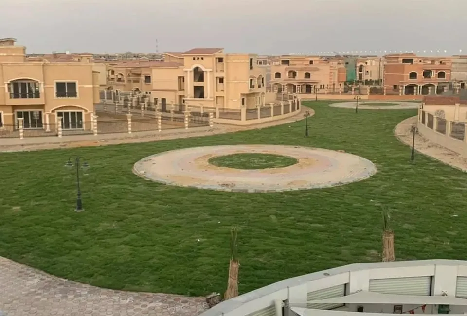 تحت سعر السوق شقق للبيع في كمبوند حسن علام الشروق 223 م