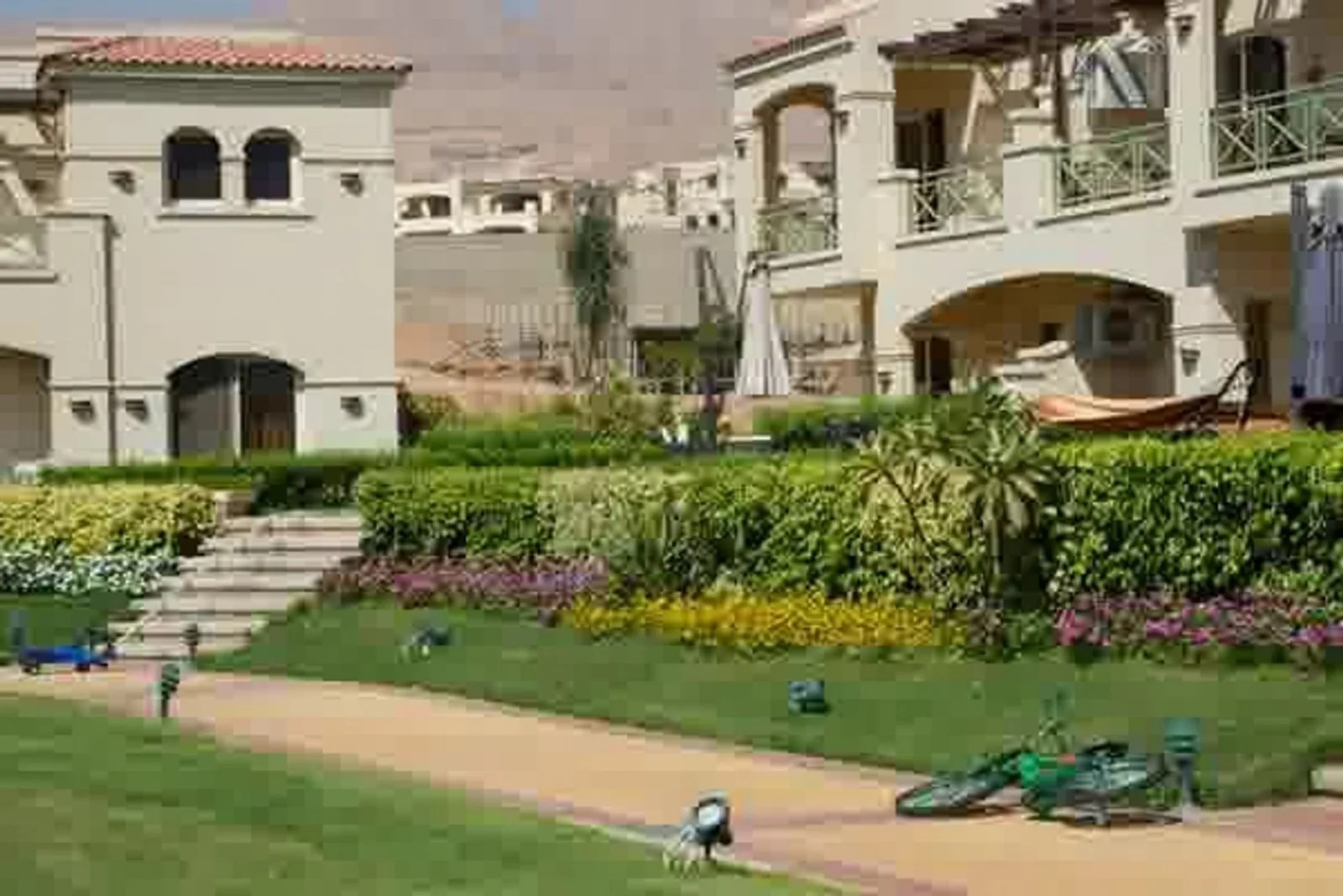بمساحة 140 متر شاليهات للبيع في لافيستا 6