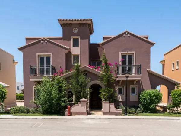 إشتري شاليهك بمساحة 95م في الدبلوماسيين الساحل الشمالي